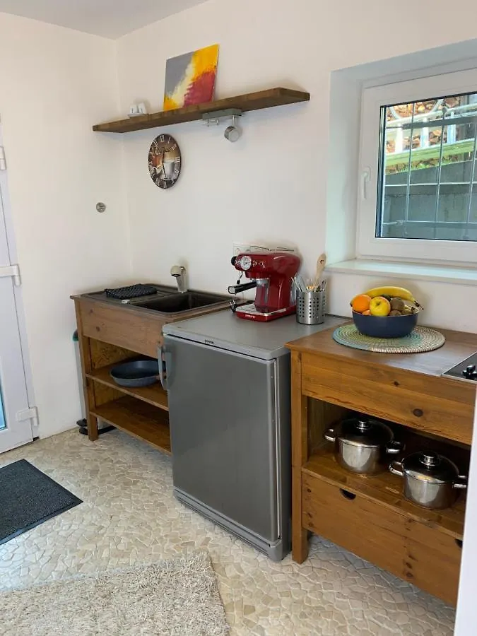 1-Zimmer-Wohnung In Koln Poll Germany
