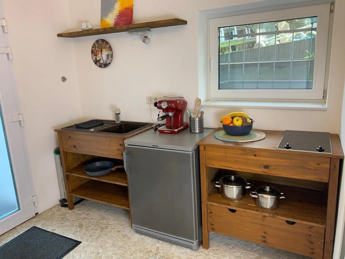 Apartment 1-Zimmer-Wohnung In Koln Poll Germany