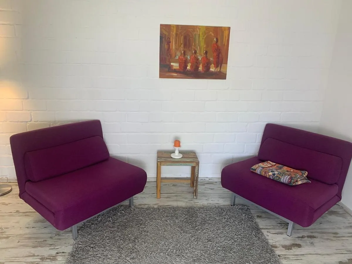 Apartment 1-Zimmer-Wohnung In Koln Poll